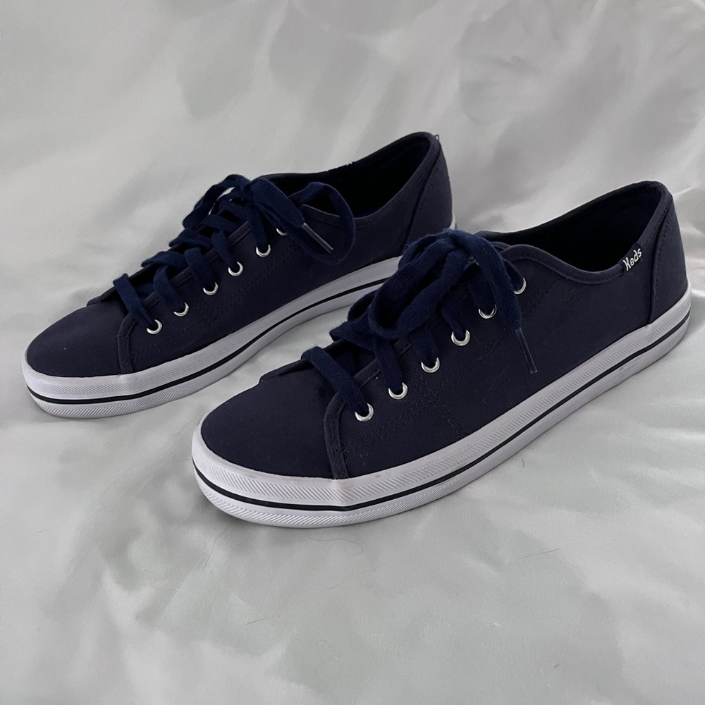 Keds size 9 seasonal kickstart sneaker.